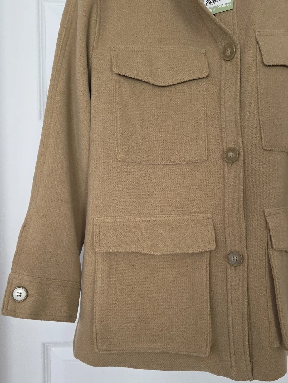 NWT H&M Tan Utility Shacket with Four Front Flap Pockets, Size M - Picture 6 of 12